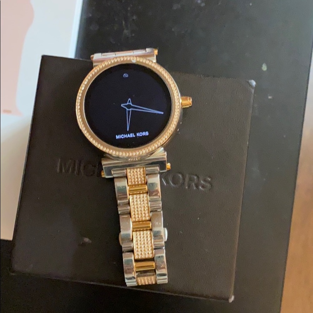MK smart watch